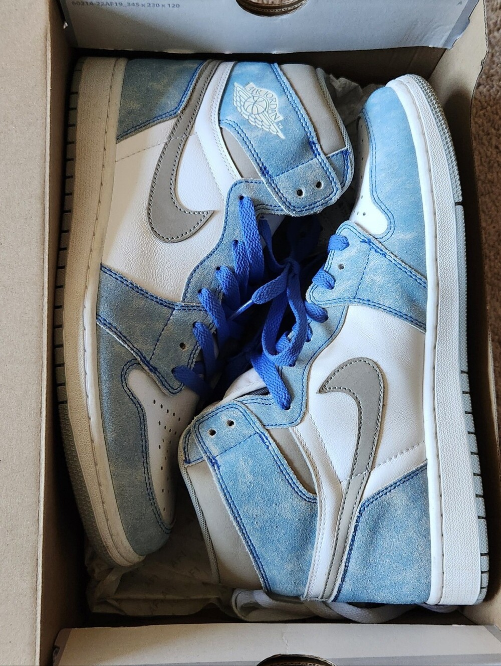 Nike Air Jordan 1 Mid in White and Light Blue